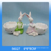 Ausgezeichnete Design Keramik Eierbecher mit niedlichen Kaninchen Figürchen